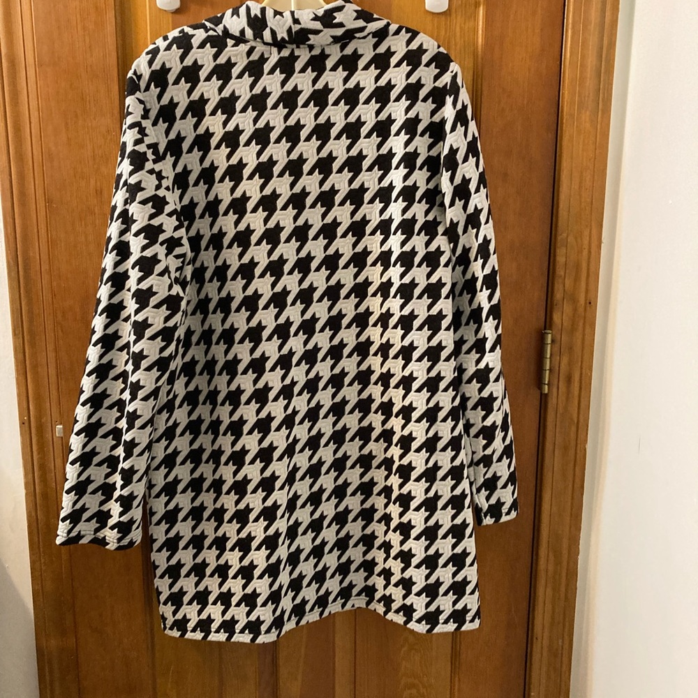 Jacket Size Medium - image 7
